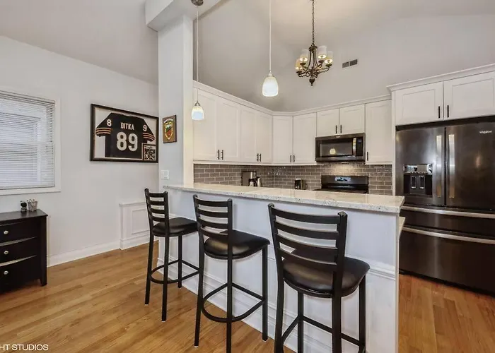 2-bed 2-bath - Close To Uc W/ Free Parking Apartment
