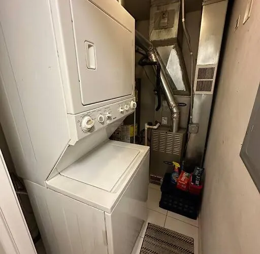 2-bed 2-bath - Close To Uc W/ Free Parking Apartment